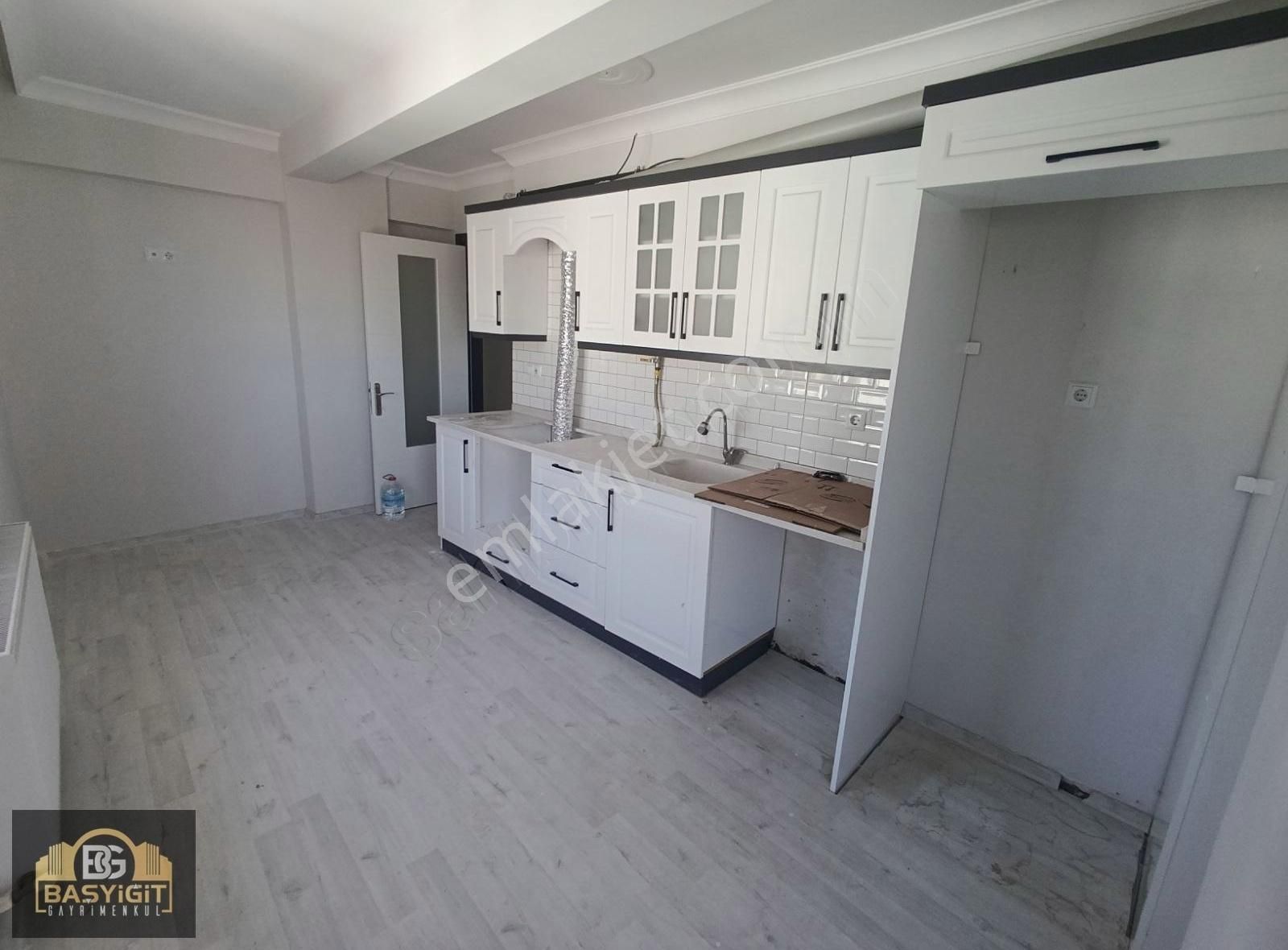 Cumhuriyet Mh.rink Yolu Üzeri 2+1, 95 M2. Satılık Daire