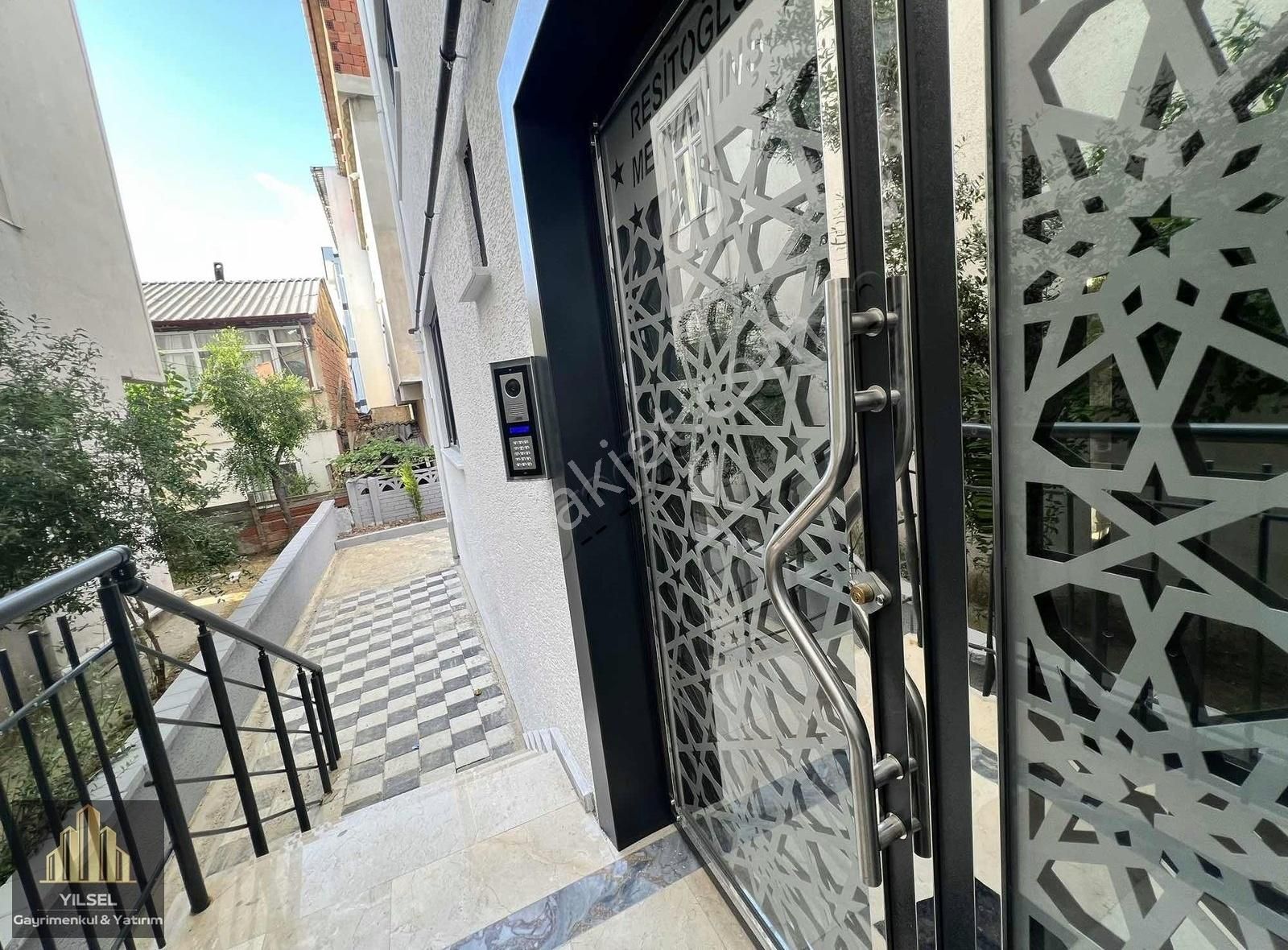 Darıca Nenehatunda Caddeye Yakın 2+1 Giriş Daire