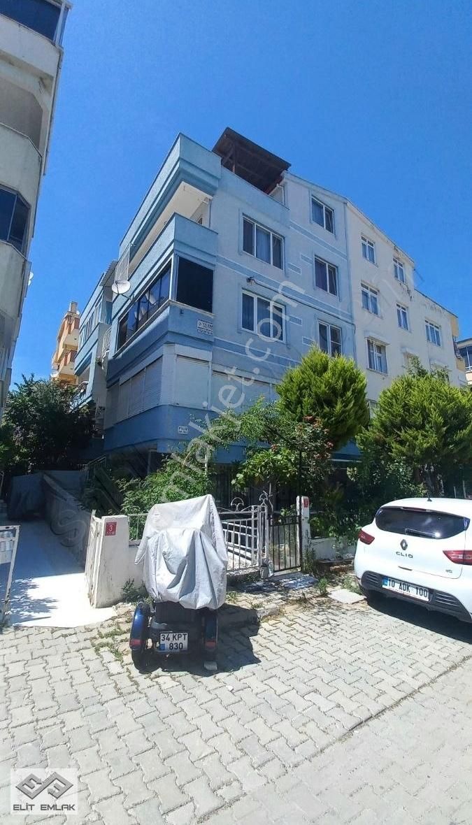 Altınoluk Merkezde Satılık Geniş 3+1 Daire