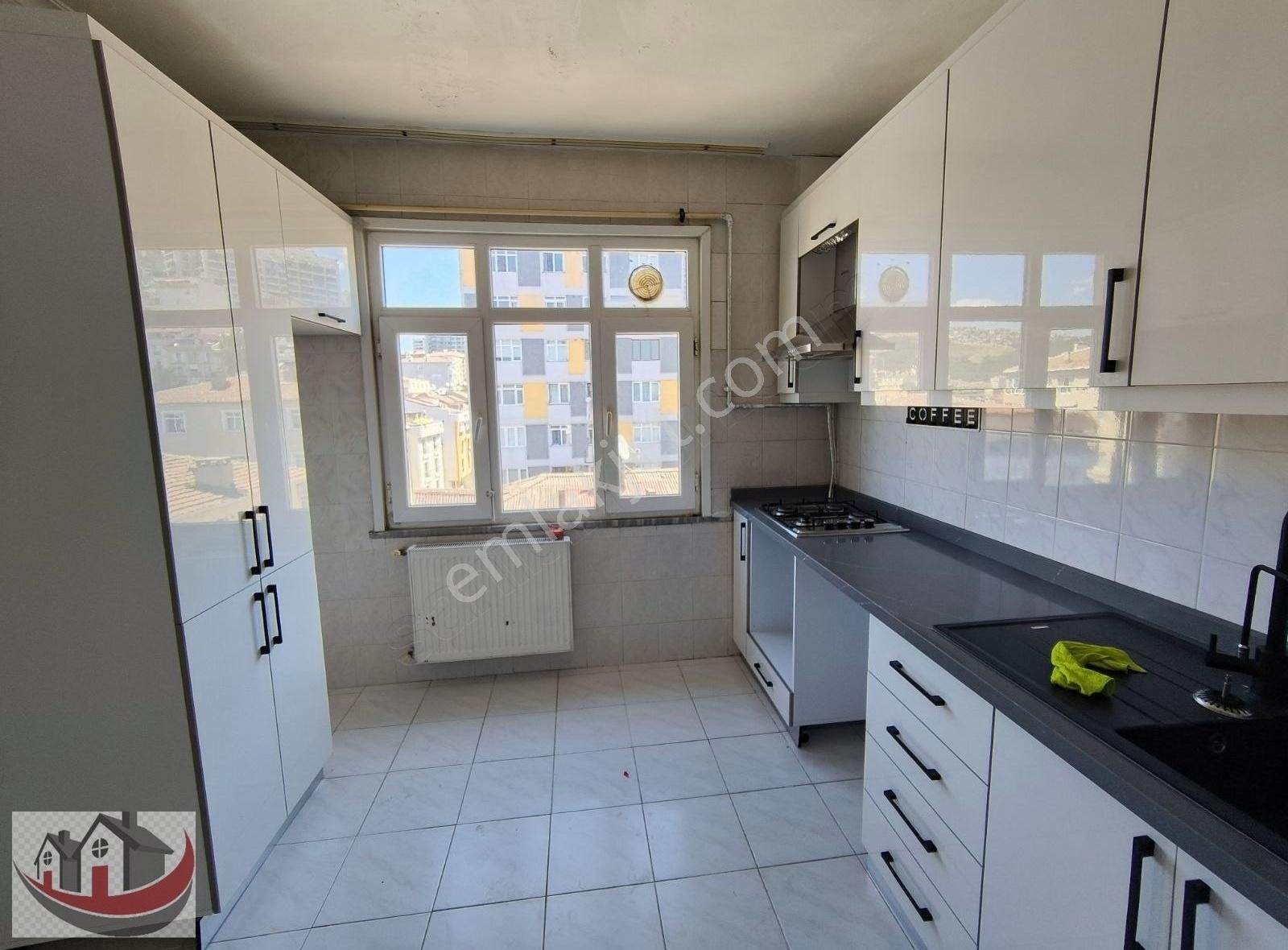 Güneyden Çok Geniş 3+1.130m2 Asansörlü Temiz Daire