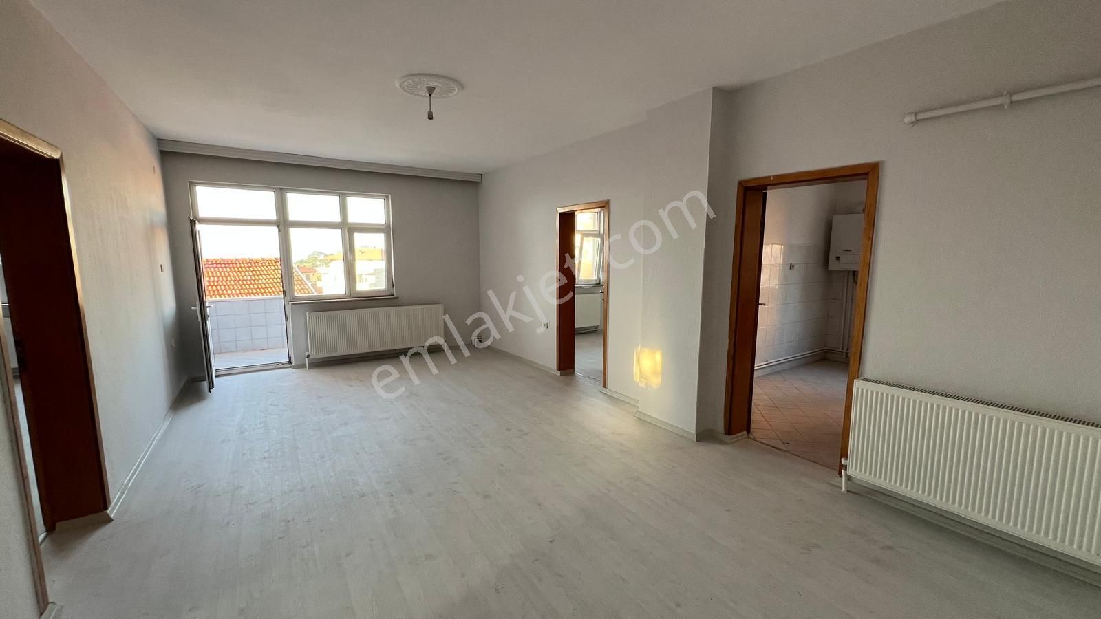 3+1 120 M2 Aile Apartmanı Tepebaşı Ahmet Galatalı Sokak