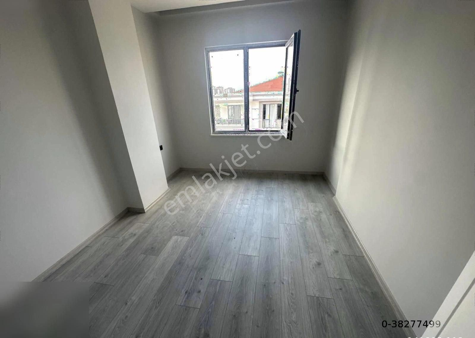 Ayşegül'den Alanlı Mah 2+1 Salon Mutfak Ayrı Satılık