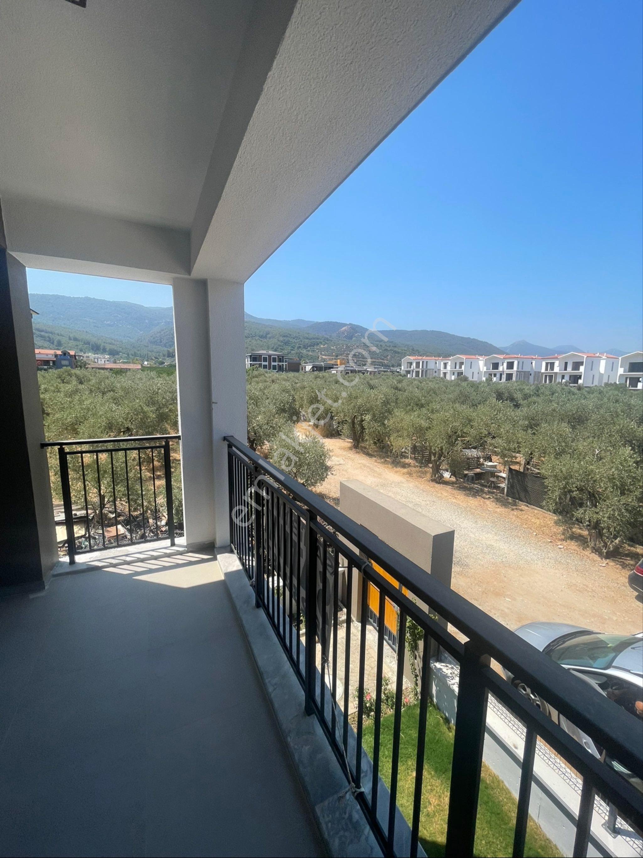 Davutlar Merkezi Konum Caddeye Yakın Denize 3 Km Sıfır Daire 1+1 50 M2 Satılıktır - Görsel 11