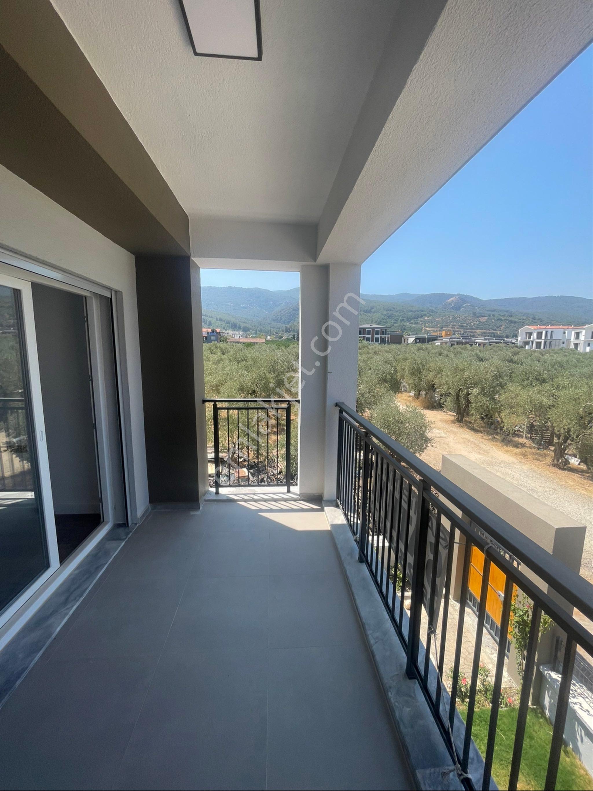 Davutlar Merkezi Konum Caddeye Yakın Denize 3 Km Sıfır Daire 1+1 50 M2 Satılıktır - Görsel 10