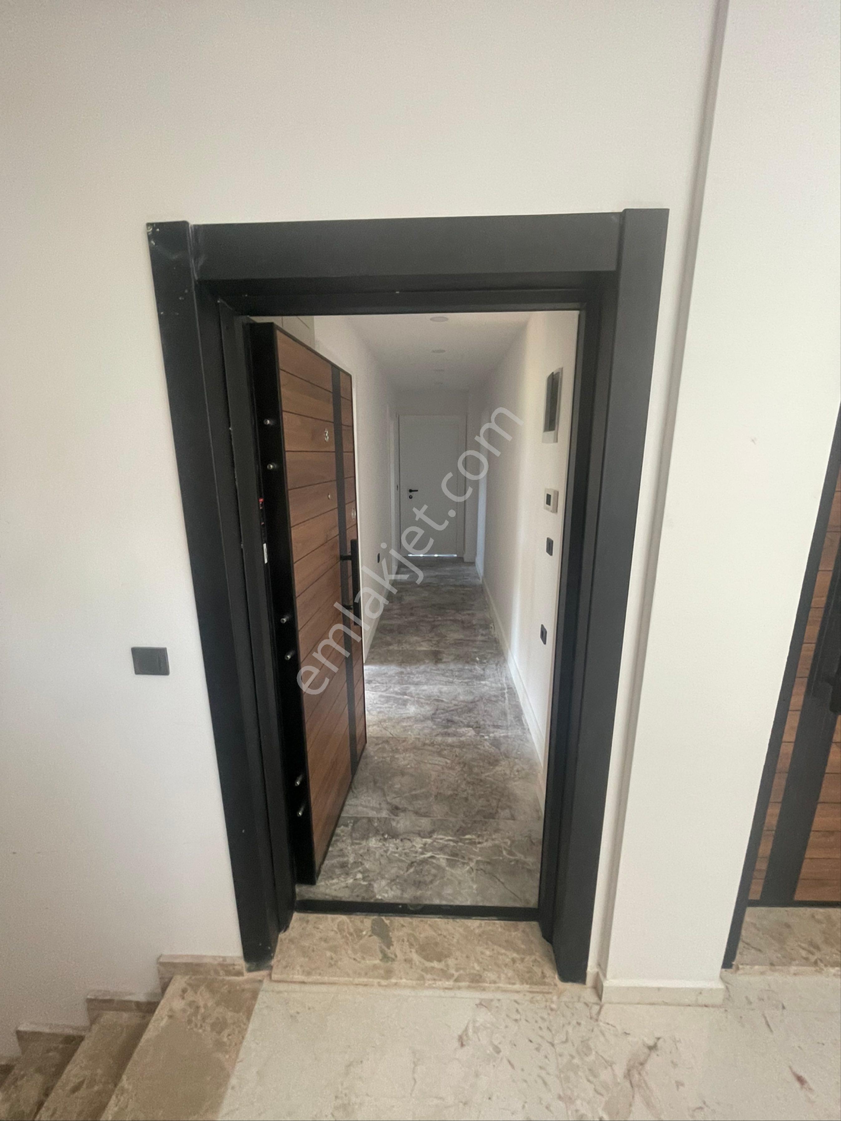 Davutlar Merkezi Konum Caddeye Yakın Denize 3 Km Sıfır Daire 1+1 50 M2 Satılıktır - Görsel 15