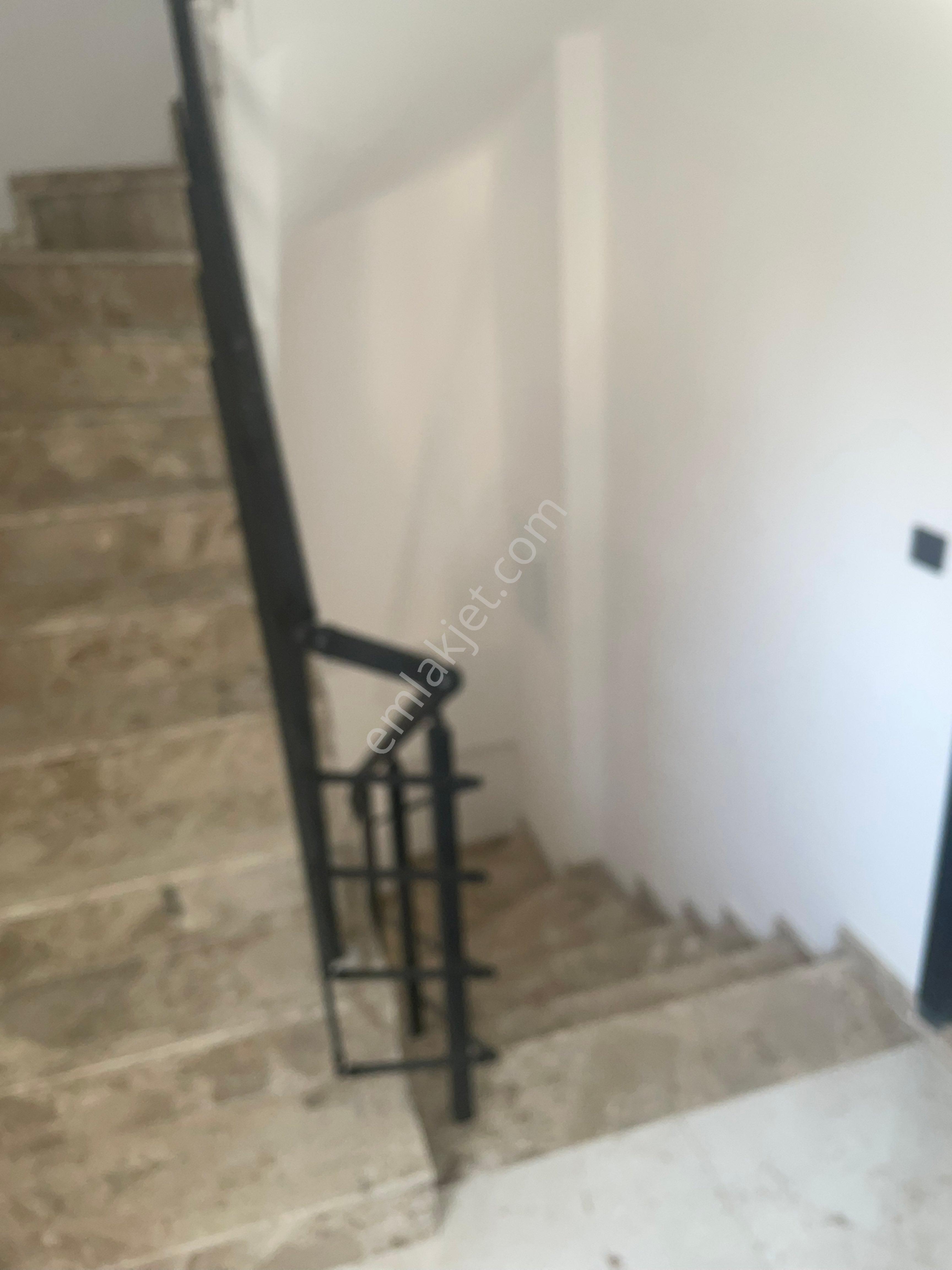 Davutlar Merkezi Konum Caddeye Yakın Denize 3 Km Sıfır Daire 1+1 50 M2 Satılıktır - Görsel 17