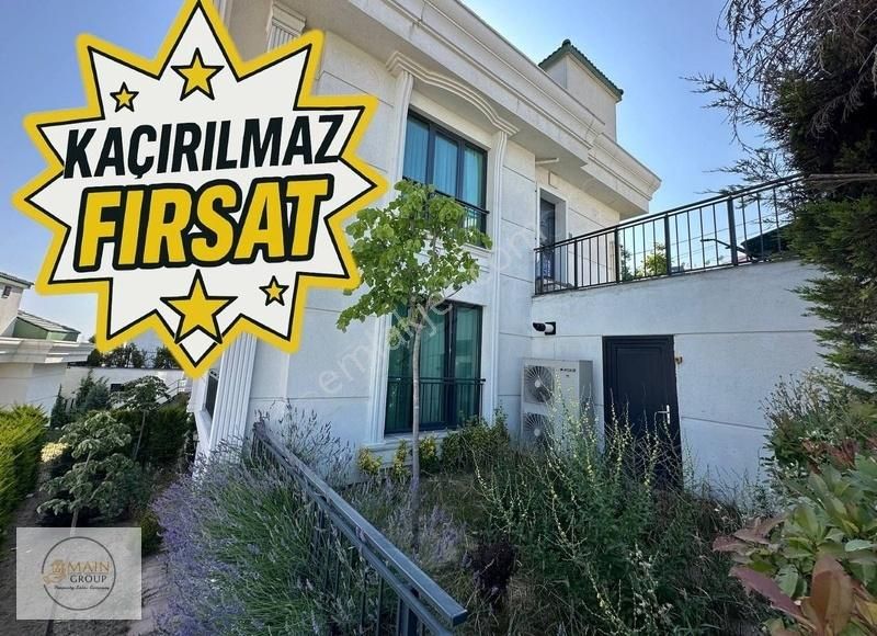 Büyükçekmece 4 Katlı Lüks Ve Özel Mimarili Villa