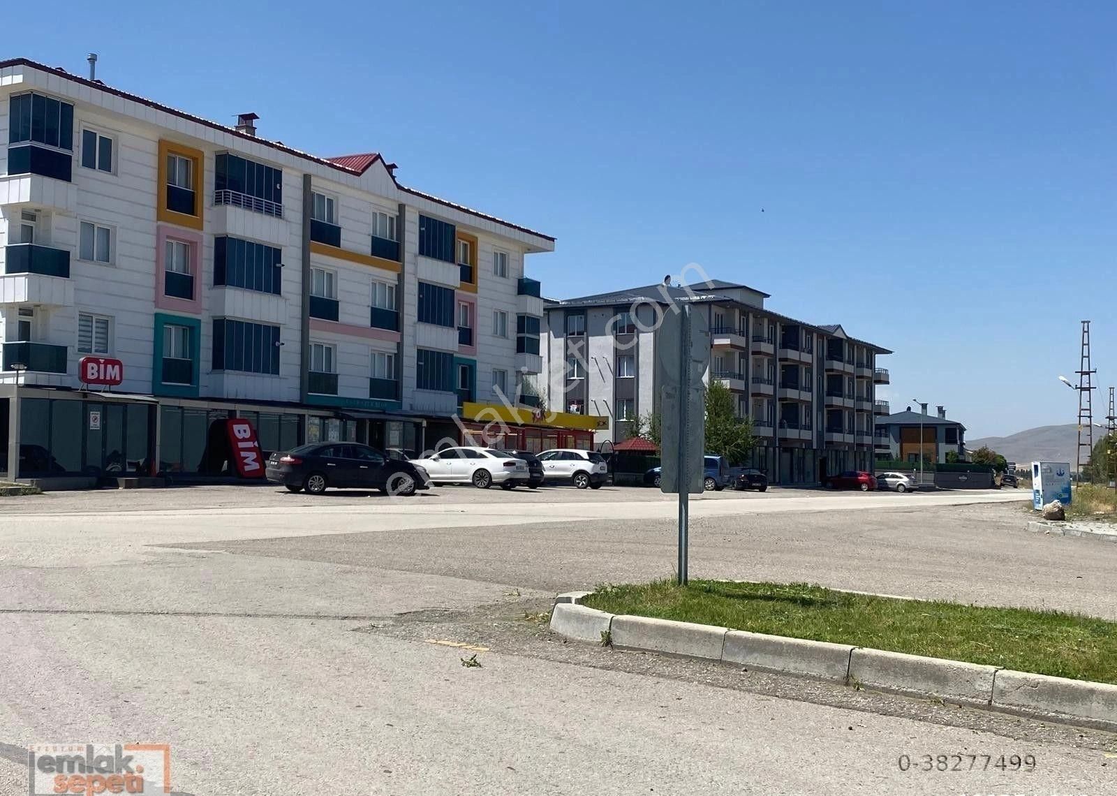 Aziziye Dadaşkent'de Eşyalı 1+1 Kiralık Daire