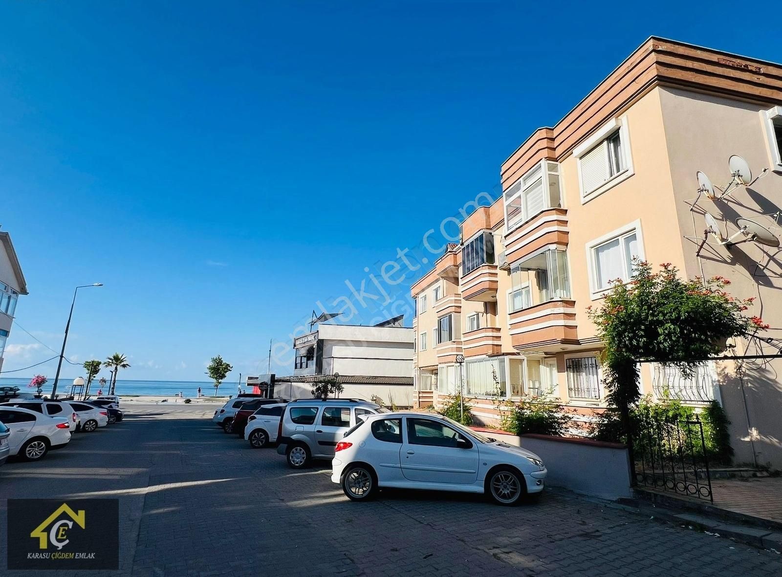 Karasu Çiğdem Emlak İleakkumda Deniz Manzaralı 2+1 Eşyalı Daire