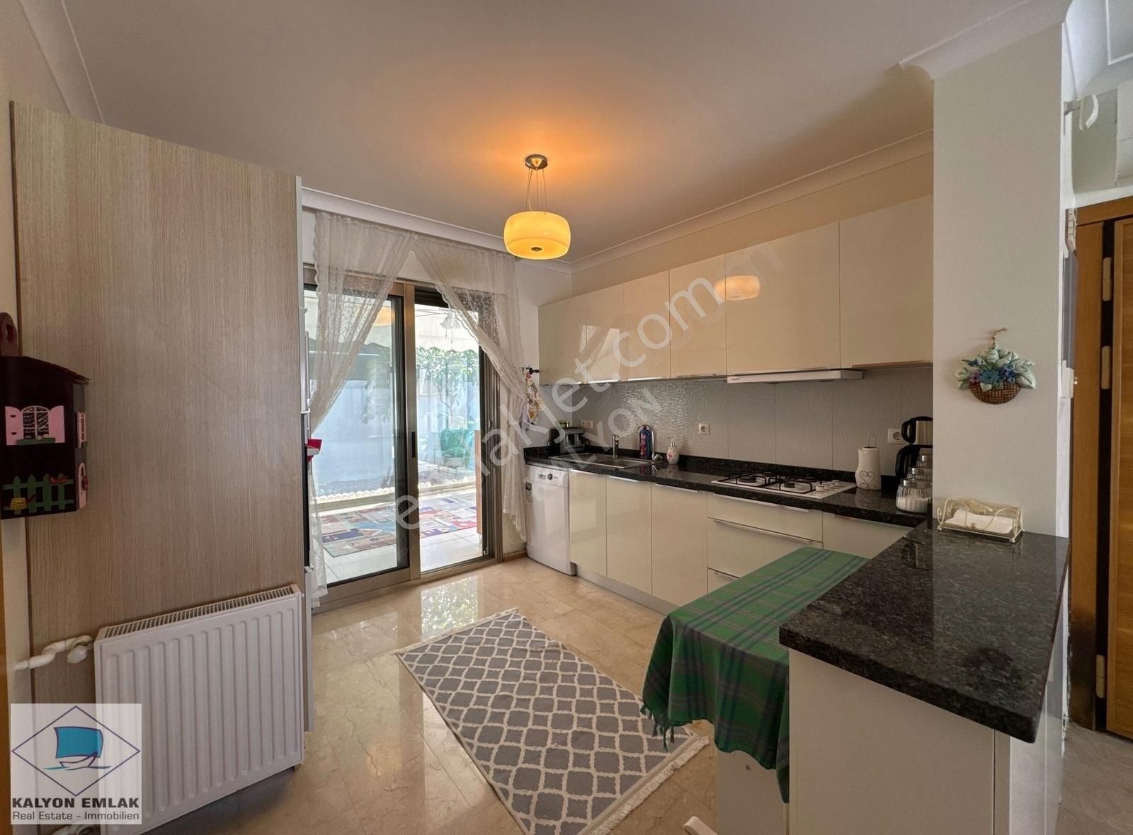 Alaçatı'da Satılık Aynı Parselde İki Adet Havuzlu Lüx Villa - Görsel 20