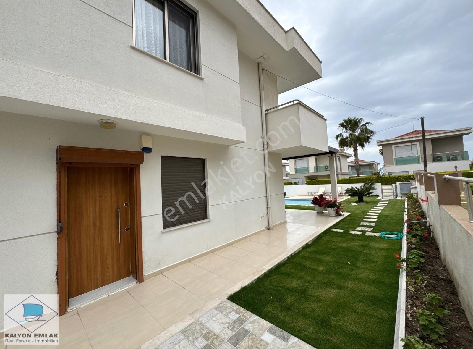 Alaçatı'da Satılık Aynı Parselde İki Adet Havuzlu Lüx Villa - Görsel 4