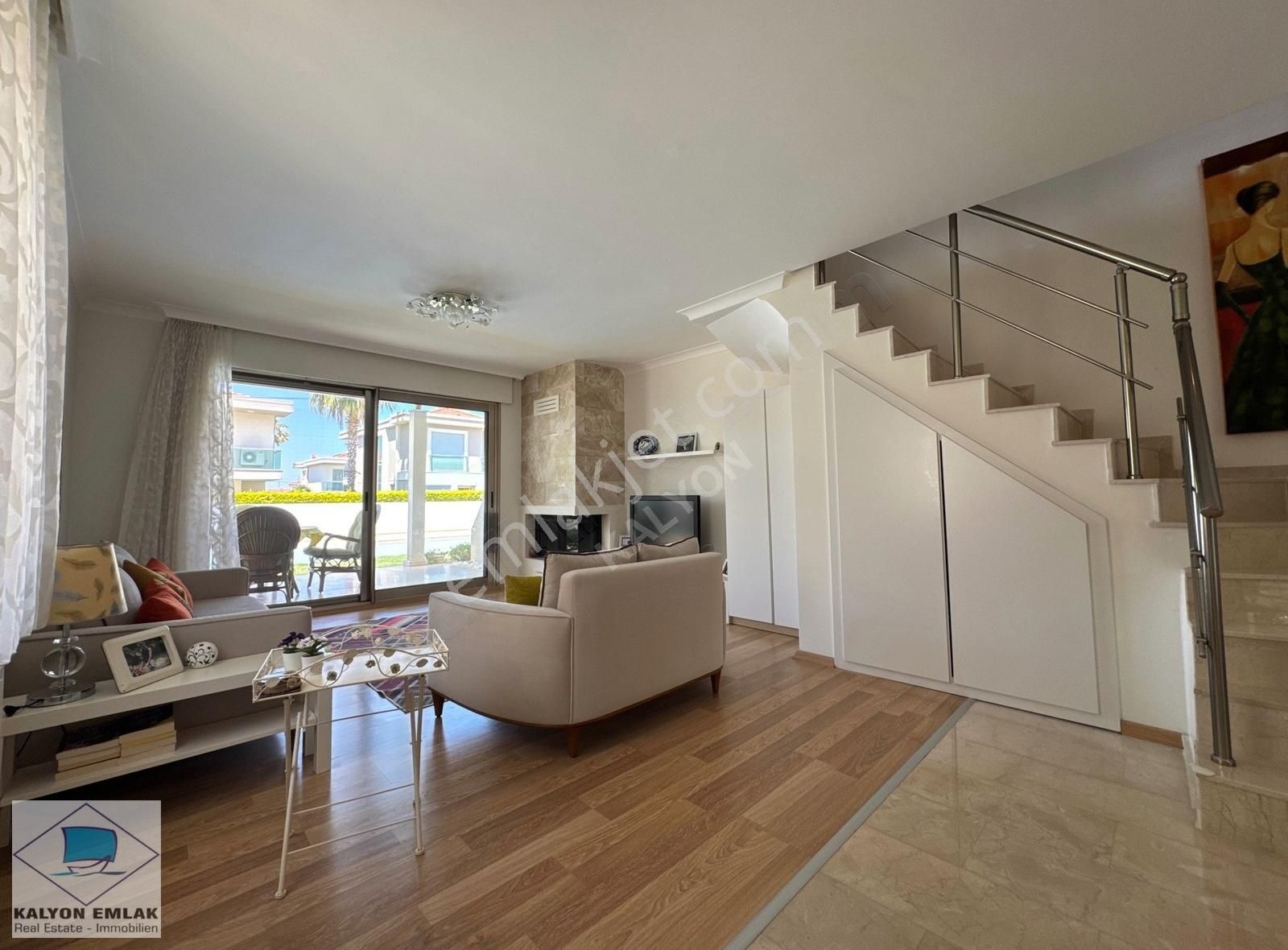 Alaçatı'da Satılık Aynı Parselde İki Adet Havuzlu Lüx Villa - Görsel 10