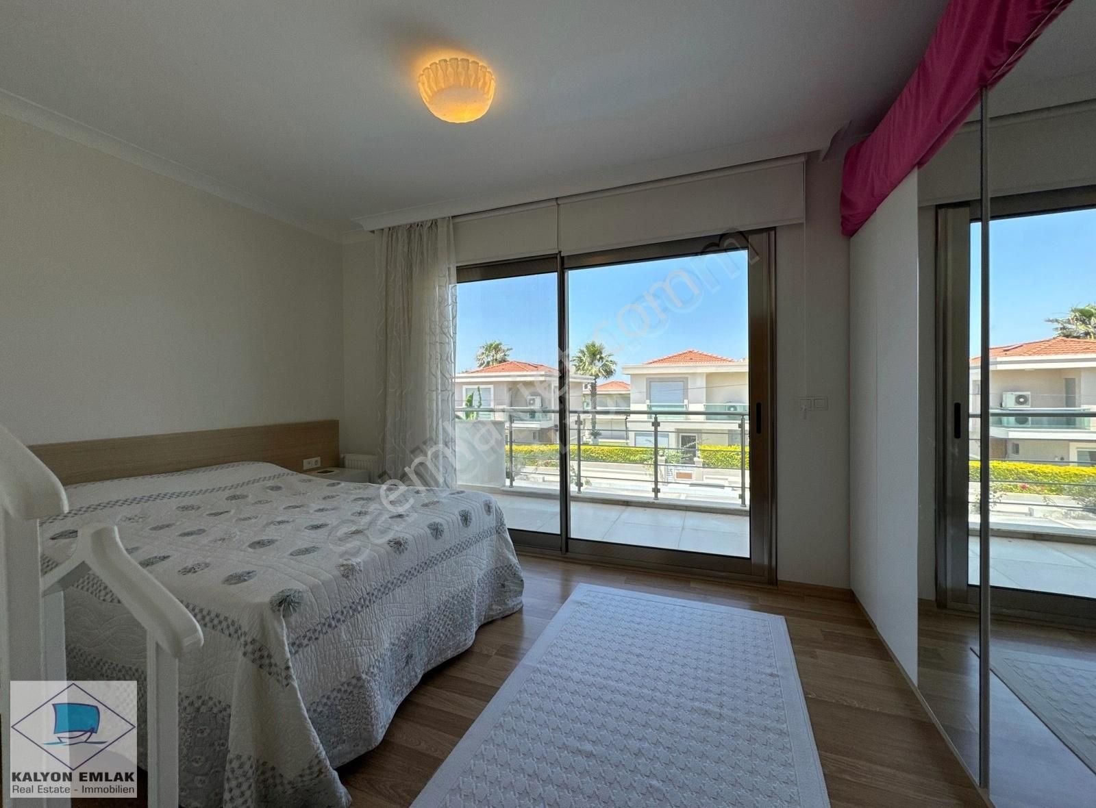 Alaçatı'da Satılık Aynı Parselde İki Adet Havuzlu Lüx Villa - Görsel 34