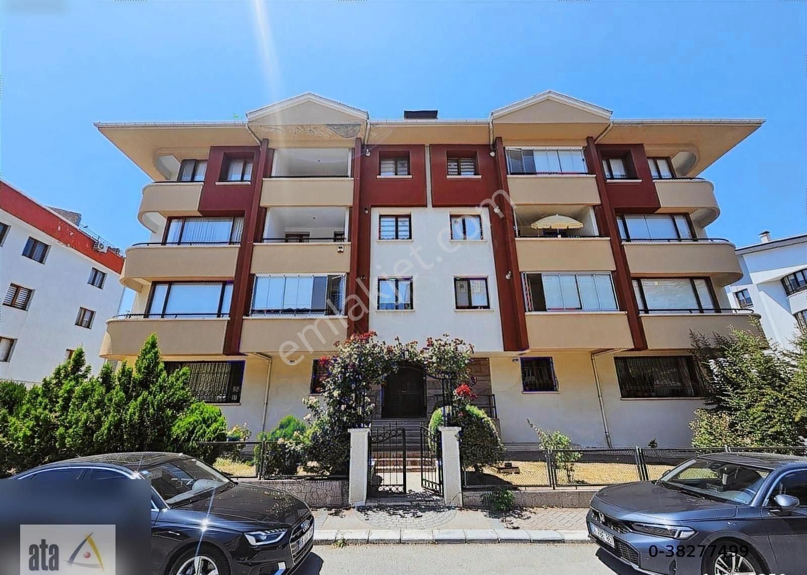 Fiyat Düşdü Acilbirlik Mahallesi Podgorista Caddeye 3 Bina Mesafede Bakımlı 3+1