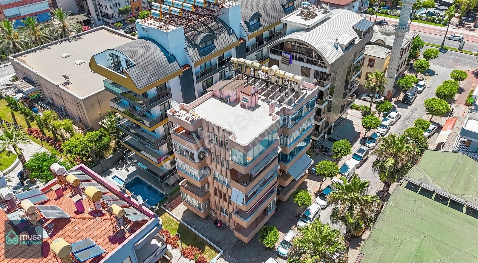 Alanya Merkezde Denize 50 Metre Kale Ve Limana Yürüme Mesafesi