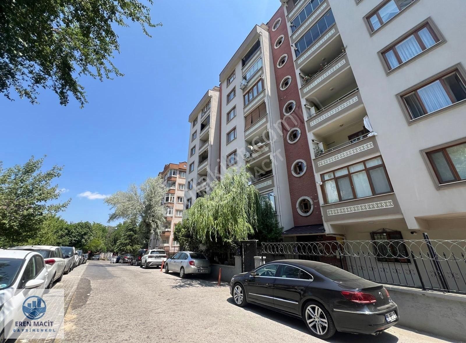 Erenmacitden Kiralık İhsaniyede Site İçi 2+1 Arakat Eşyalı Daire