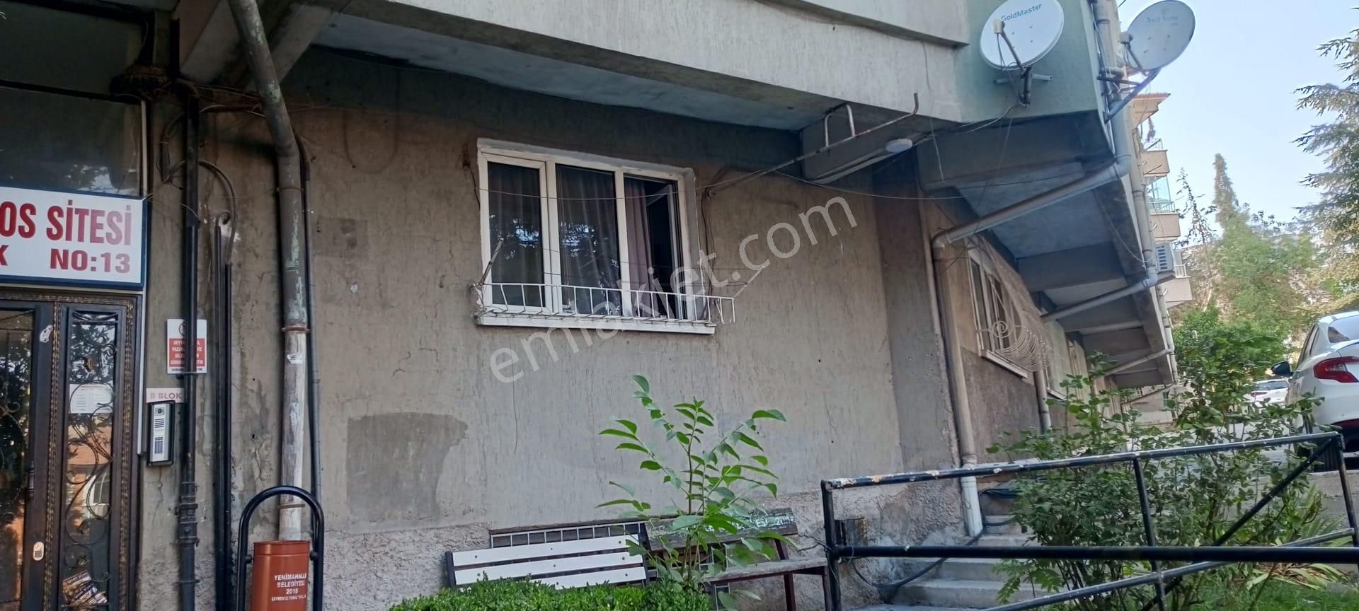 Yenimahalle Barbaros Sitesinde Antares Avm Ye Yakın Giriş Kat 65 M2 2+1 Satılık Daire