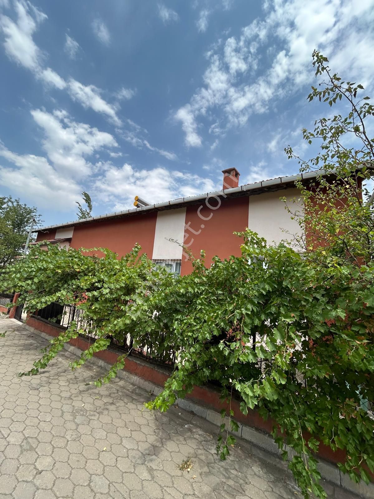 Bahçe İçerisinde Lüx Müstakil Ev