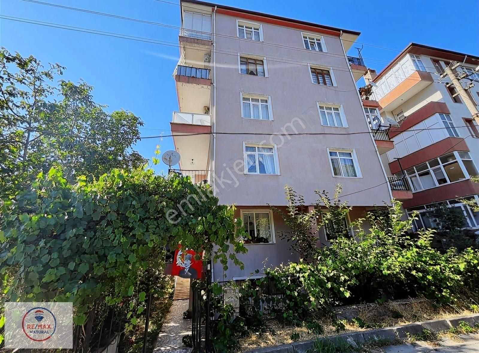 Remax Natural'den Yüzbaşılar'da Denize Sıfır 3+1 Eşyalı Daire