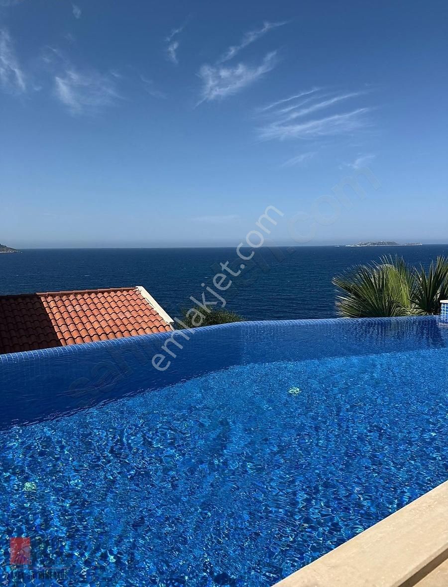 Kaş Yarımada Meis Manzaralı Müstakil Havuzlu Triplex Villa - Görsel 17