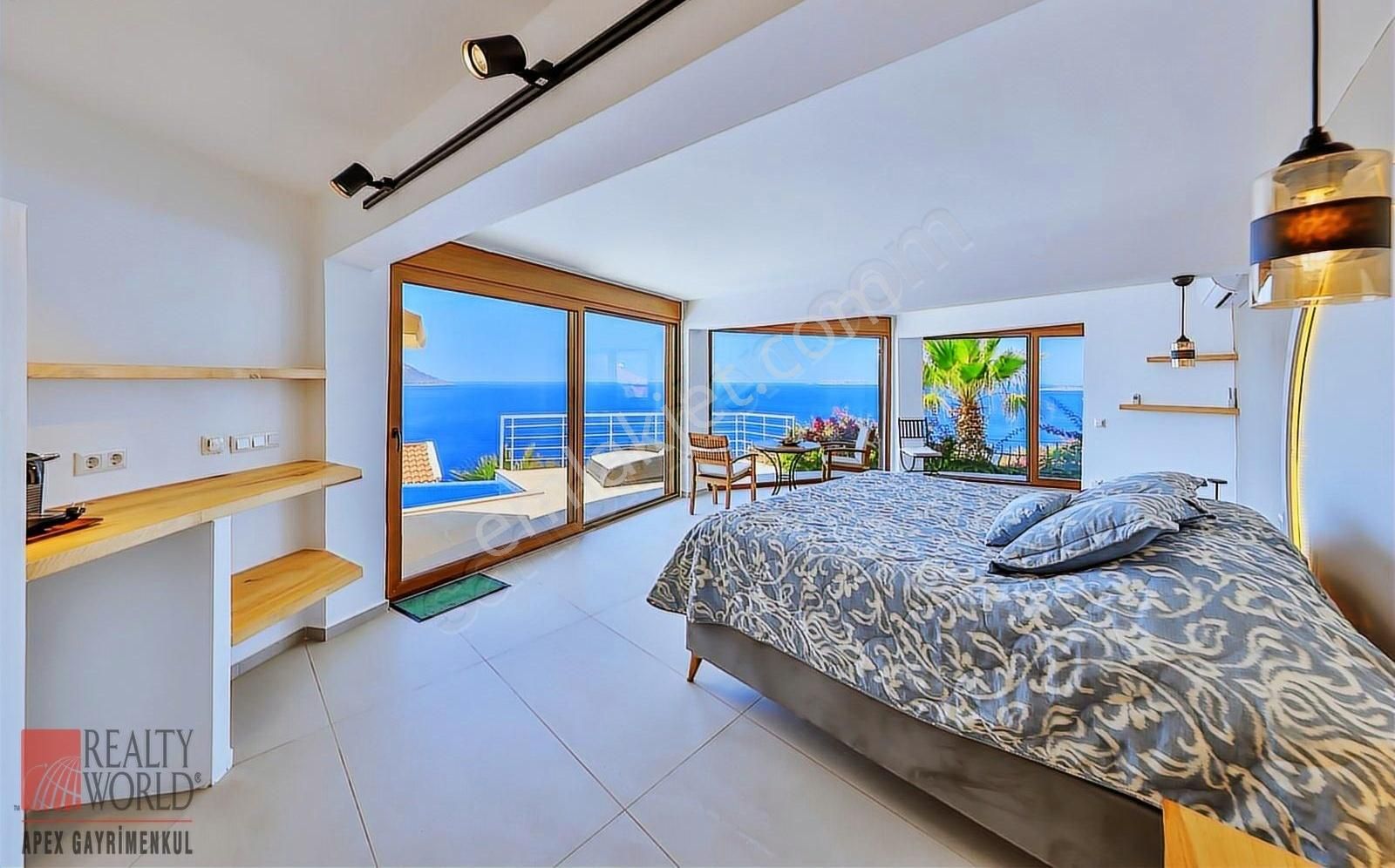 Kaş Yarımada Meis Manzaralı Müstakil Havuzlu Triplex Villa - Görsel 11