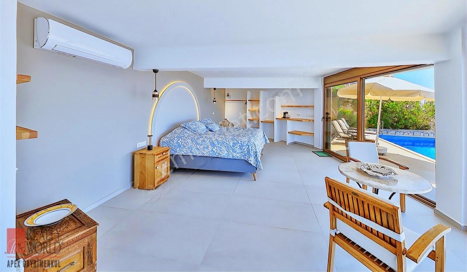 Kaş Yarımada Meis Manzaralı Müstakil Havuzlu Triplex Villa - Görsel 5