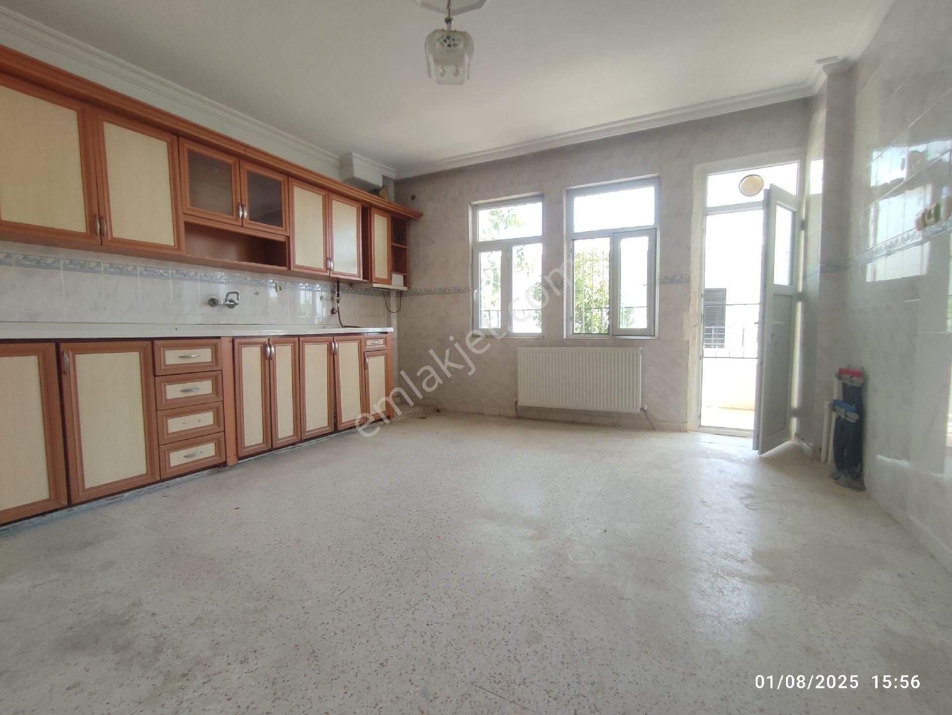 Alitaşı Mahallesi'nde Kiralık 3+1 Daire