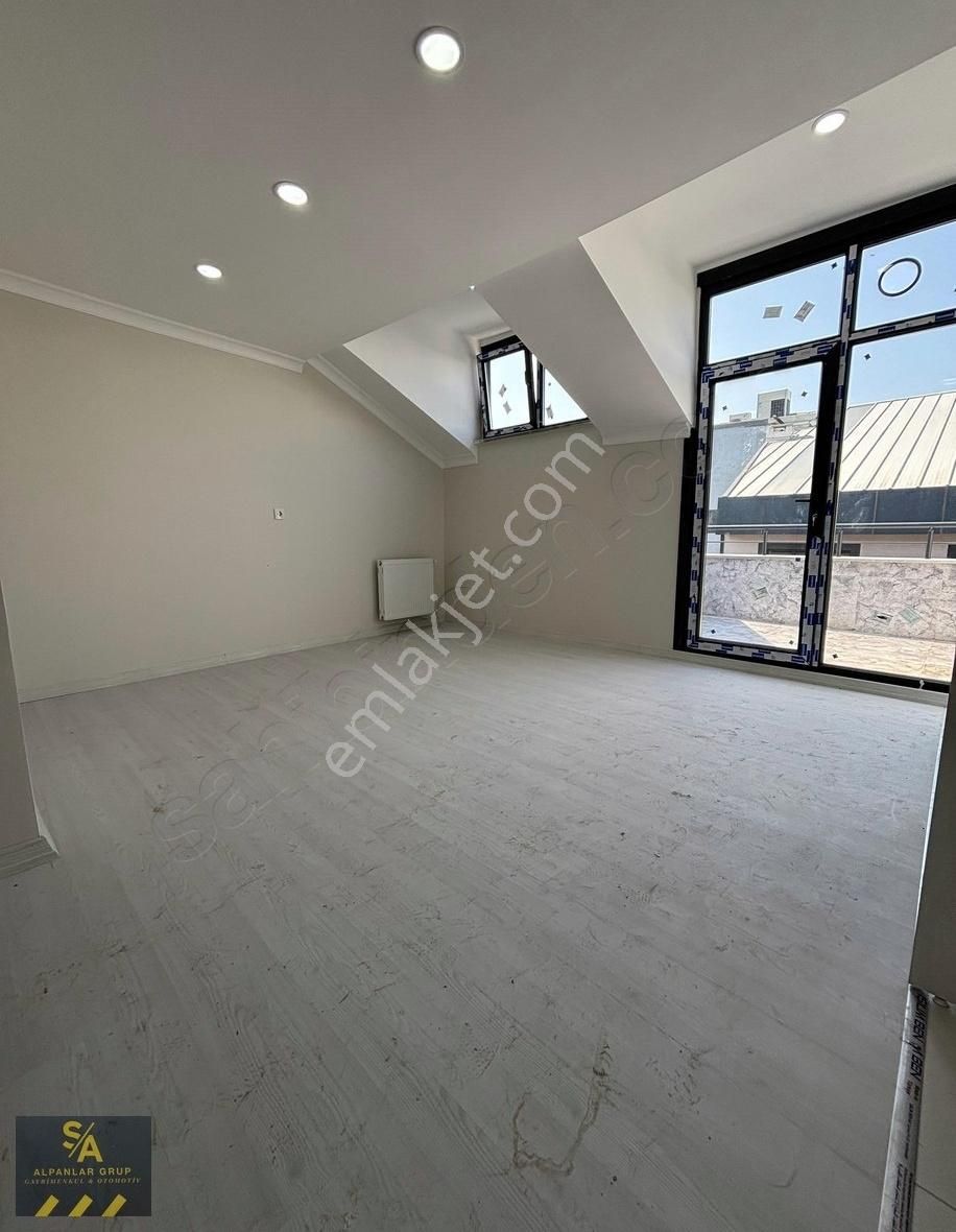 Halkalı'da 1+1 65m2 Kiralık 4.üncü Kat Teraslı Daire