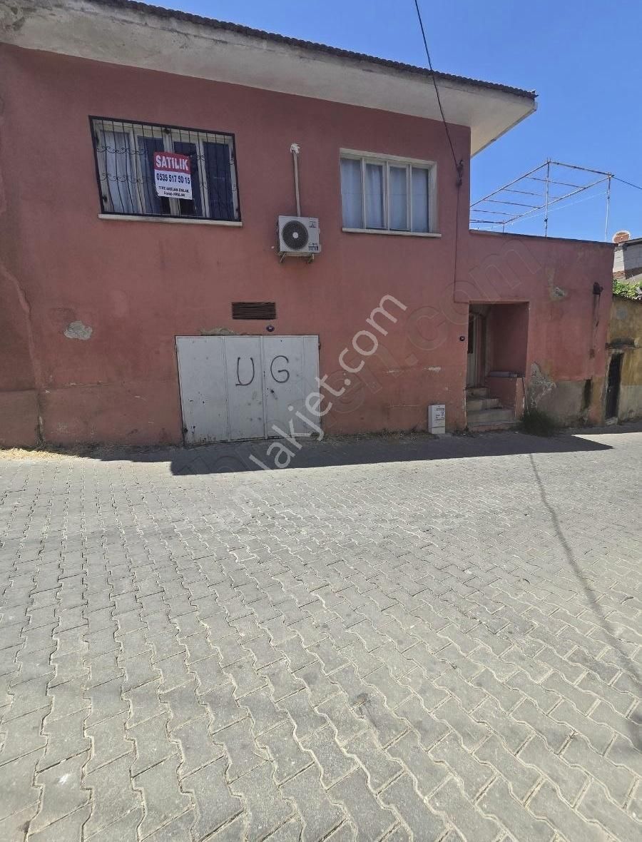 Tire Arslan Emlaktan Çarşıya Yakın Müstakil Ev