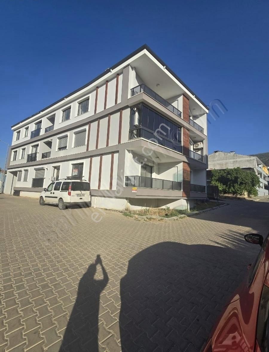 Tire Arslan Emlaktan 1+1 Sıfır Yüksek Giriş Kat Satılık Daire