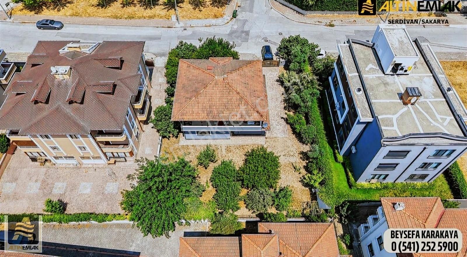 Serdivan Bahçelievler 674 M2 Arsa İçinde Satılık Müstakil Villa