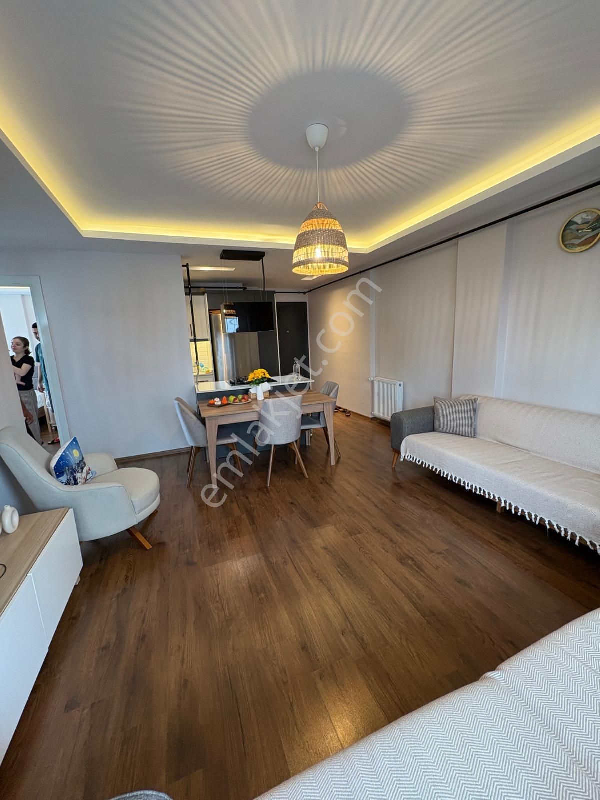 Mithatpaşa Mahallesi'nde Site İçerisinde 2+1 Satılık Daire