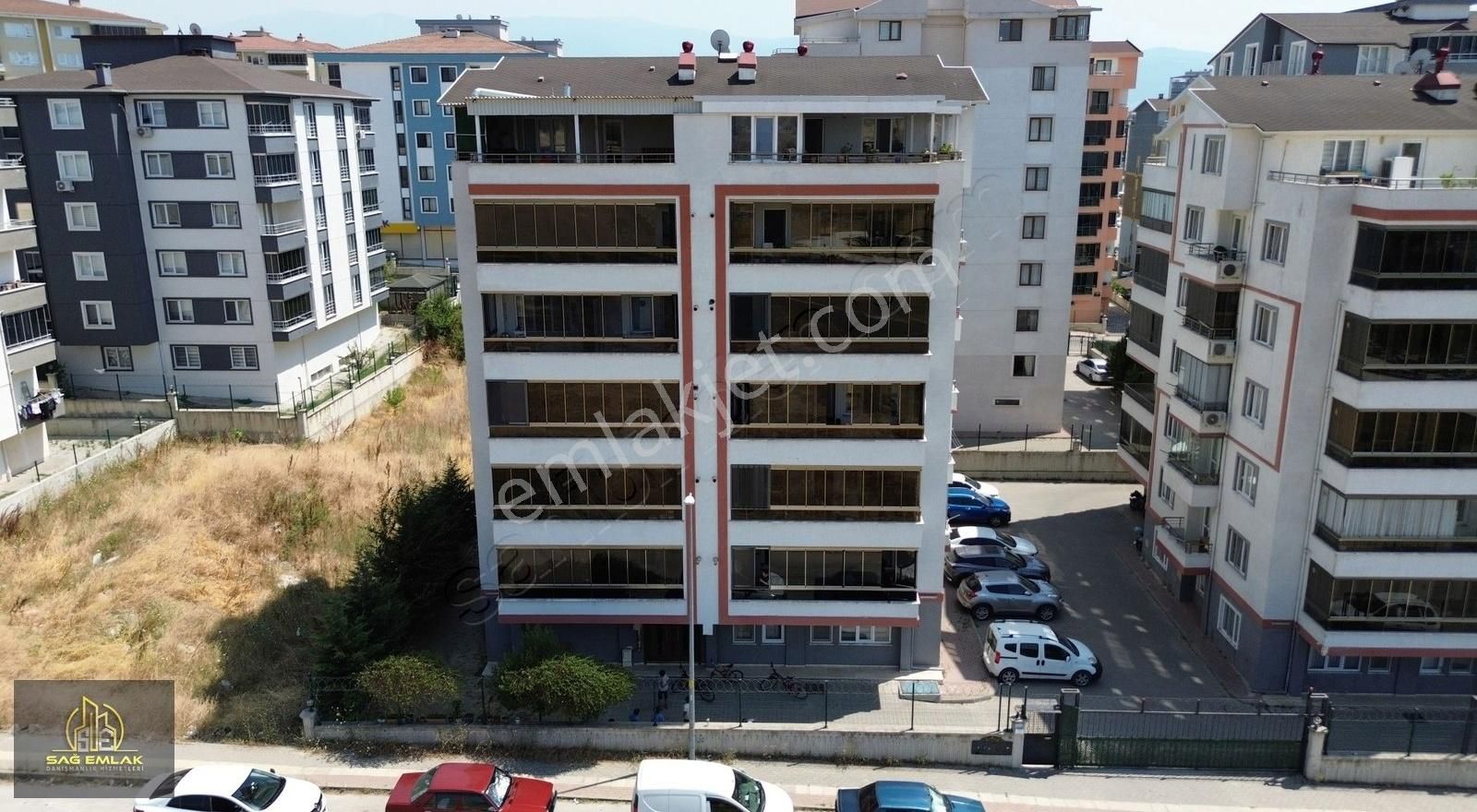 Yunuselinde Satılık Site İçi Ara Kat 2+1 Daire