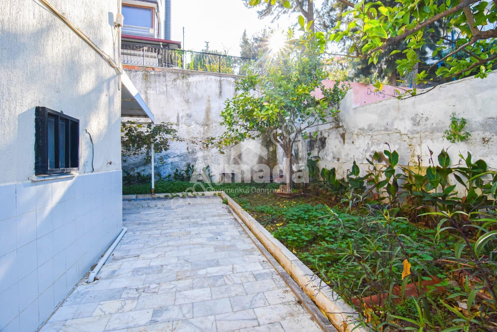Kuşadası Merkez'de Zeminden Deniz Manzaralı Villa - Görsel 13