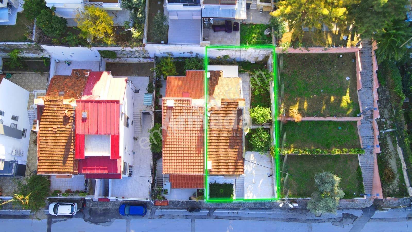 Kuşadası Merkez'de Zeminden Deniz Manzaralı Villa - Görsel 9