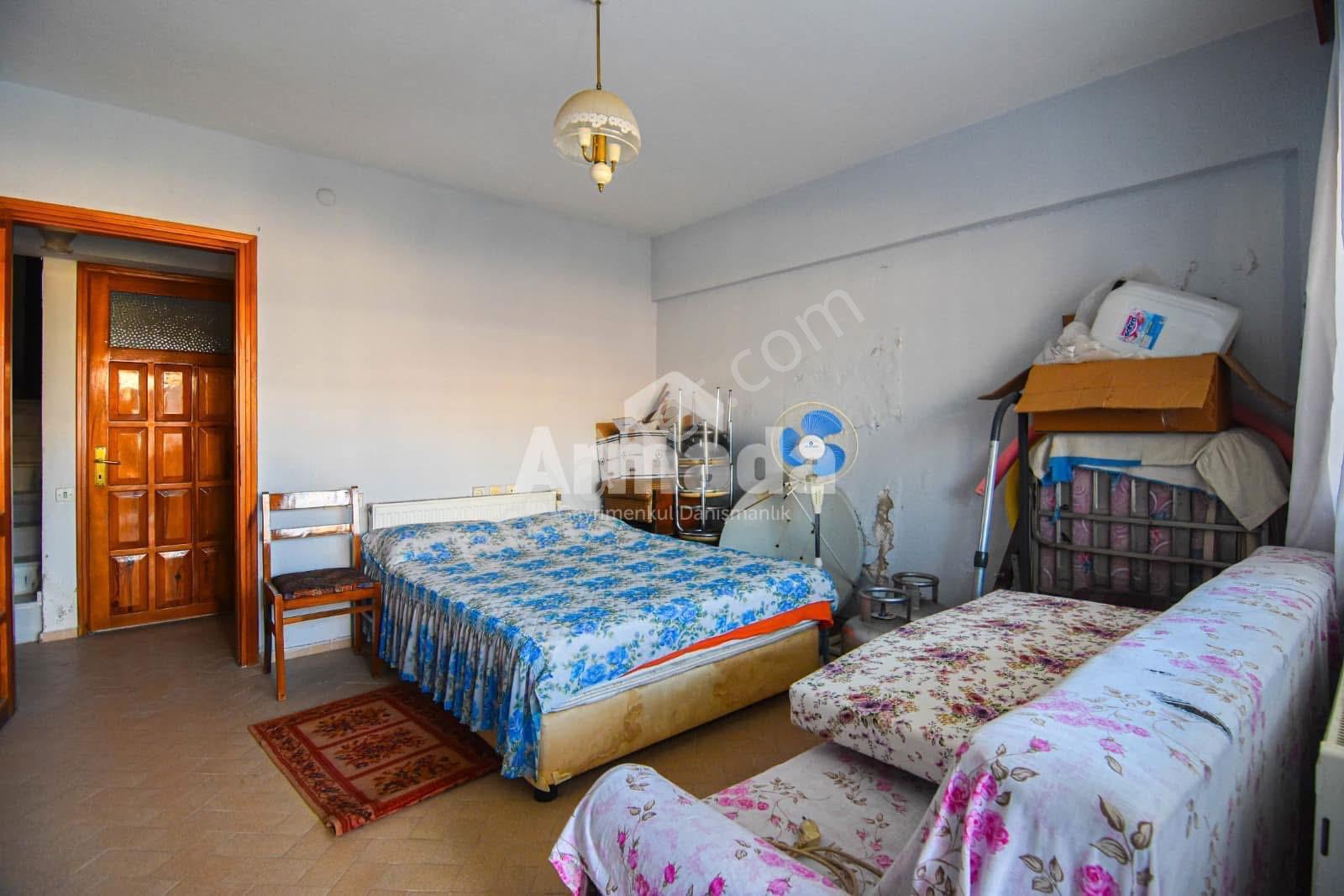 Kuşadası Merkez'de Zeminden Deniz Manzaralı Villa - Görsel 22