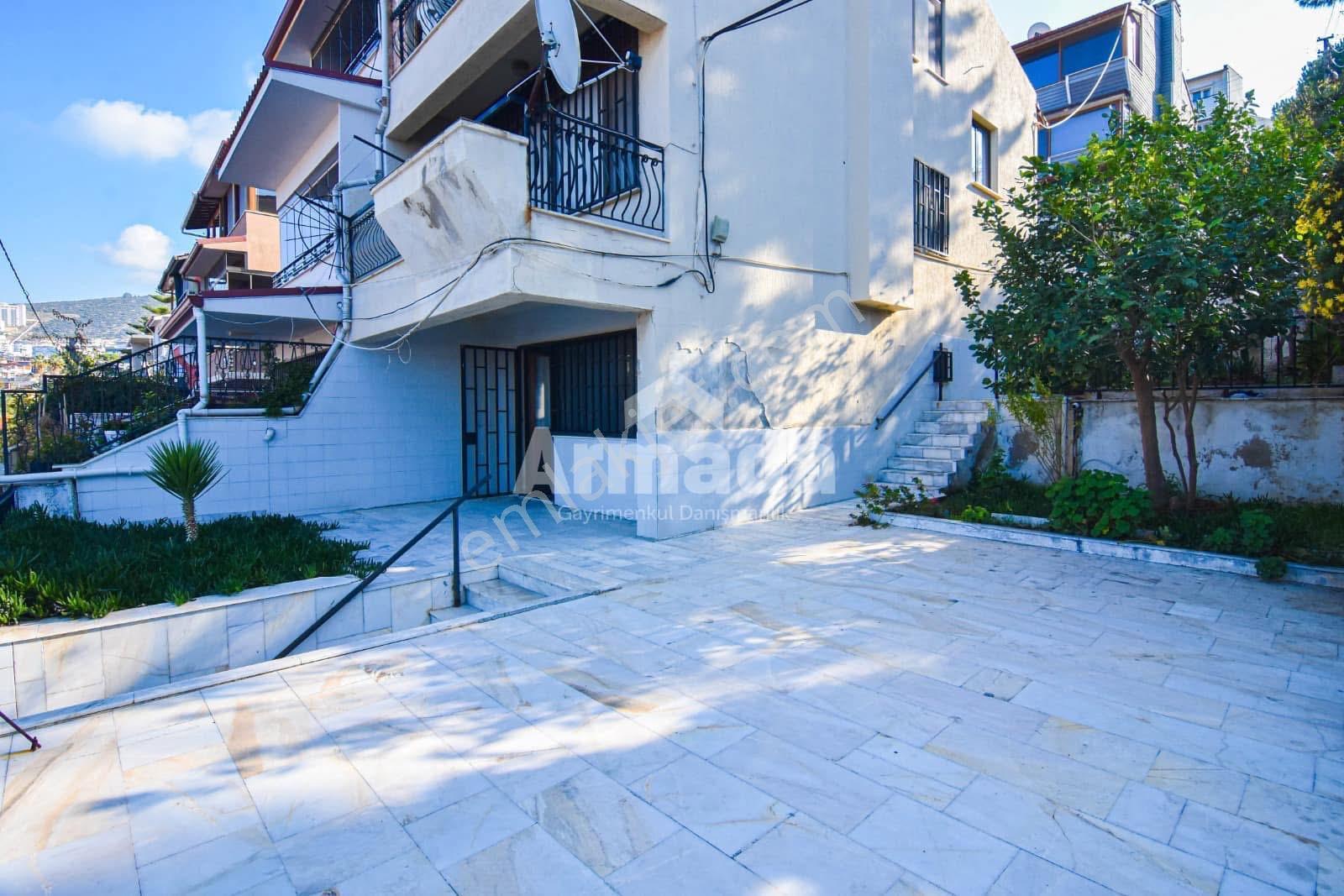Kuşadası Merkez'de Zeminden Deniz Manzaralı Villa - Görsel 35