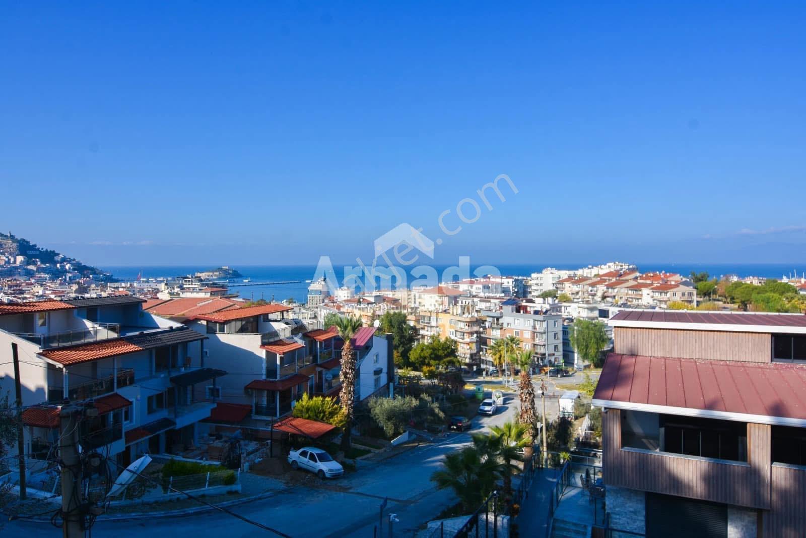 Kuşadası Merkez'de Zeminden Deniz Manzaralı Villa - Görsel 16