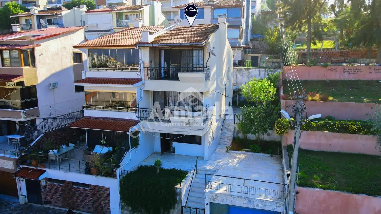 Kuşadası Merkez'de Zeminden Deniz Manzaralı Villa - Görsel 4