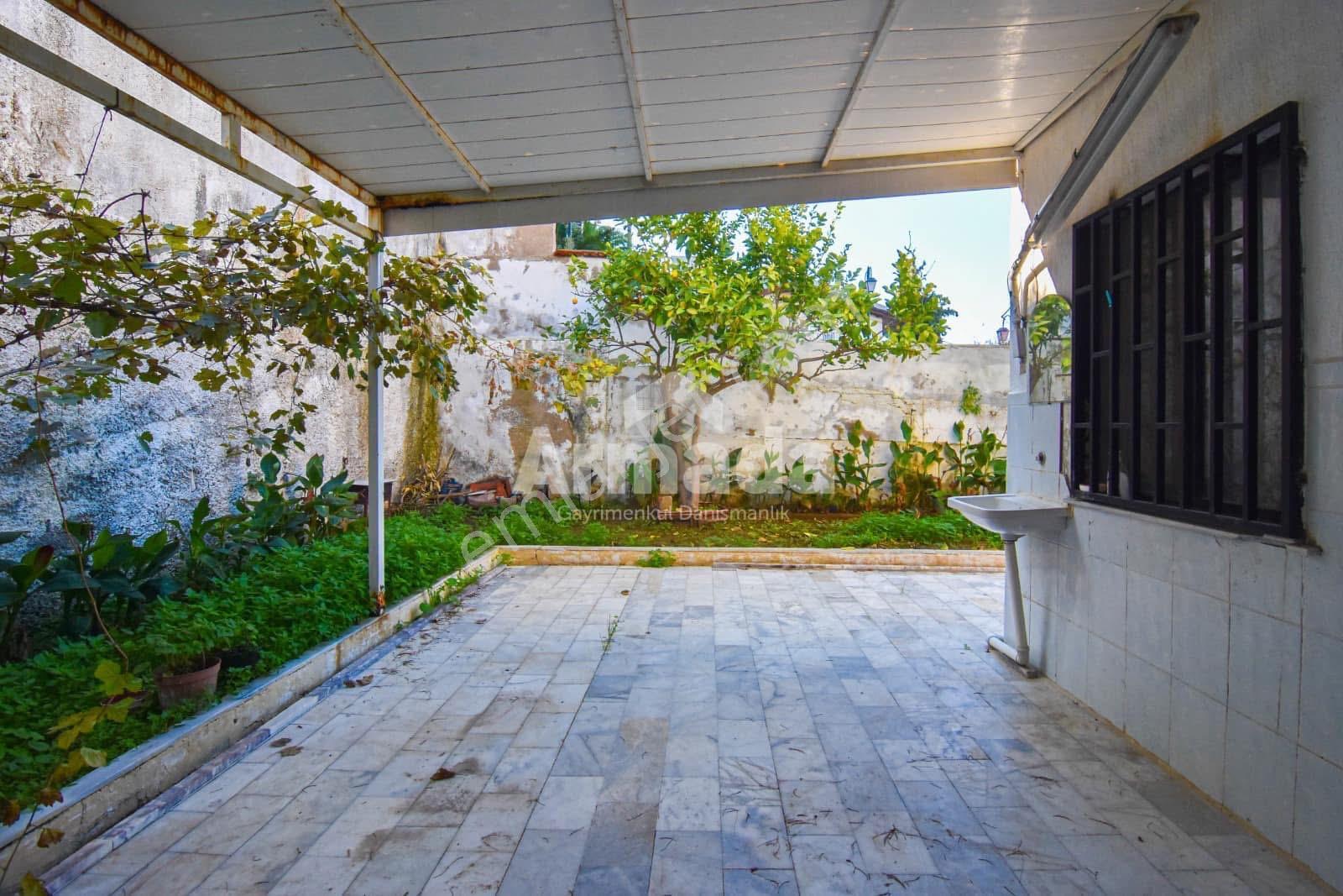 Kuşadası Merkez'de Zeminden Deniz Manzaralı Villa - Görsel 6