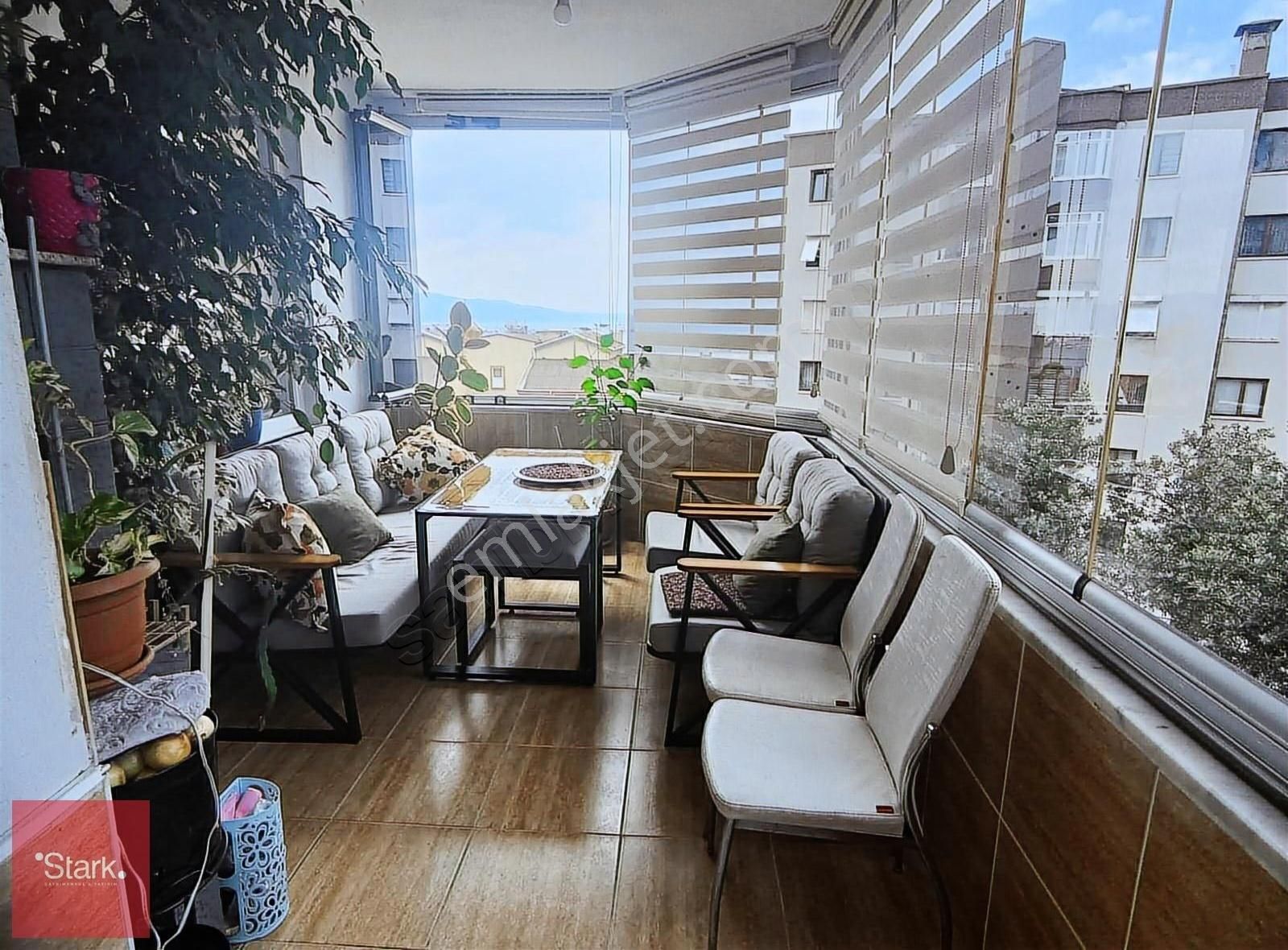 Stark' Dan, Gemlik, Cumhuriyet' De, 3+1 Deniz Manzaralı Daire.