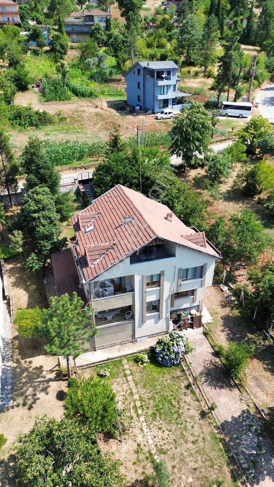 Kocaeli Balaban Mahallesinde 1127 M² Arsa Üzerinde Otoparklı 5+2 Eşsiz Doğa Manzaralı Satılık Villa