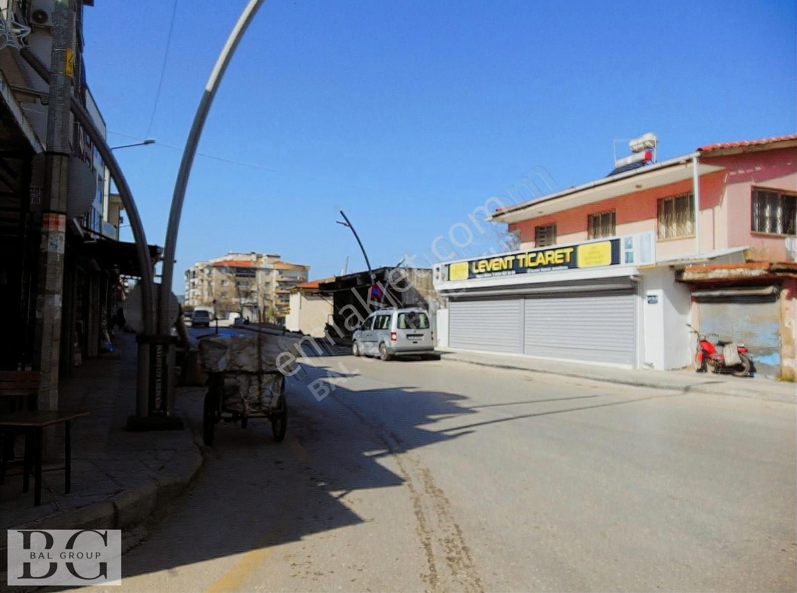 Bal Gayrimenkul - Cüneytbeyde Köşe Çift Cephe Devirli Dükkan