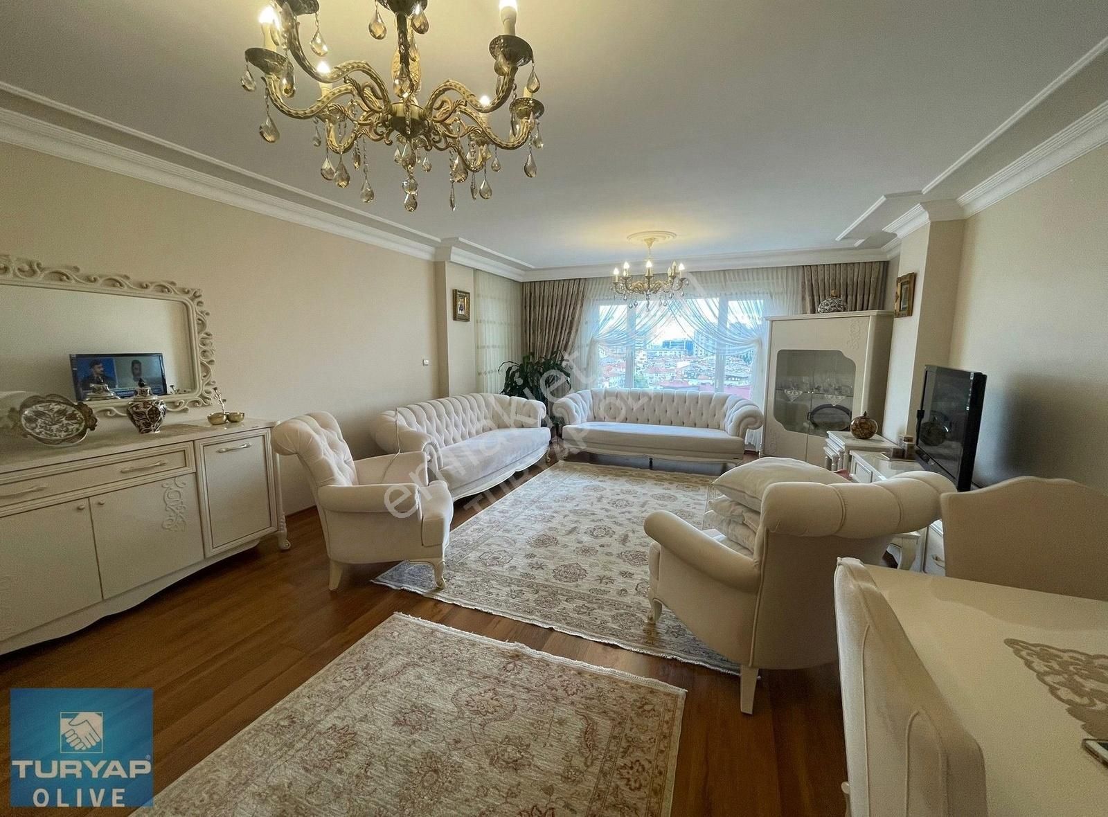 Zeytiburnu Ak Evler Residencede Havuzlu Sitede Satılık 3+1 Daire