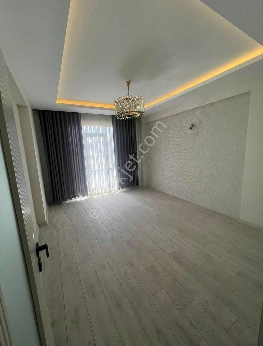 Turan Gayrimenkul'den Satılık 2.5+1 Wistown Avm Civarında