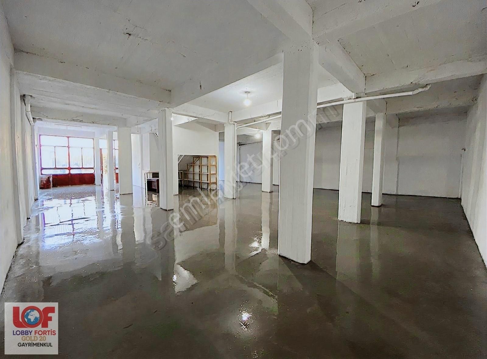 Lobby Fortis'ten Akçeşme'de 230 M² Kiralık Depo