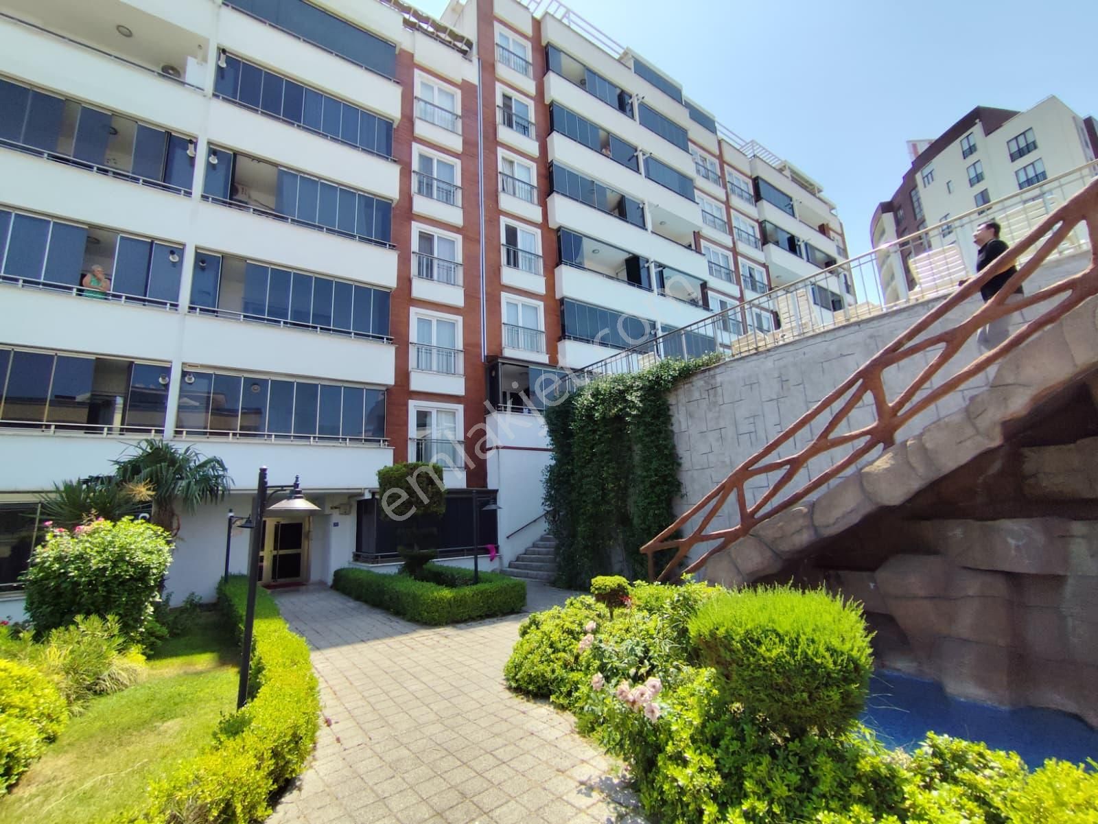 Güzelyalı Eğitim Mah. Site İçerisinde Havuzlu Satılık 1+1 Yeni Daire
