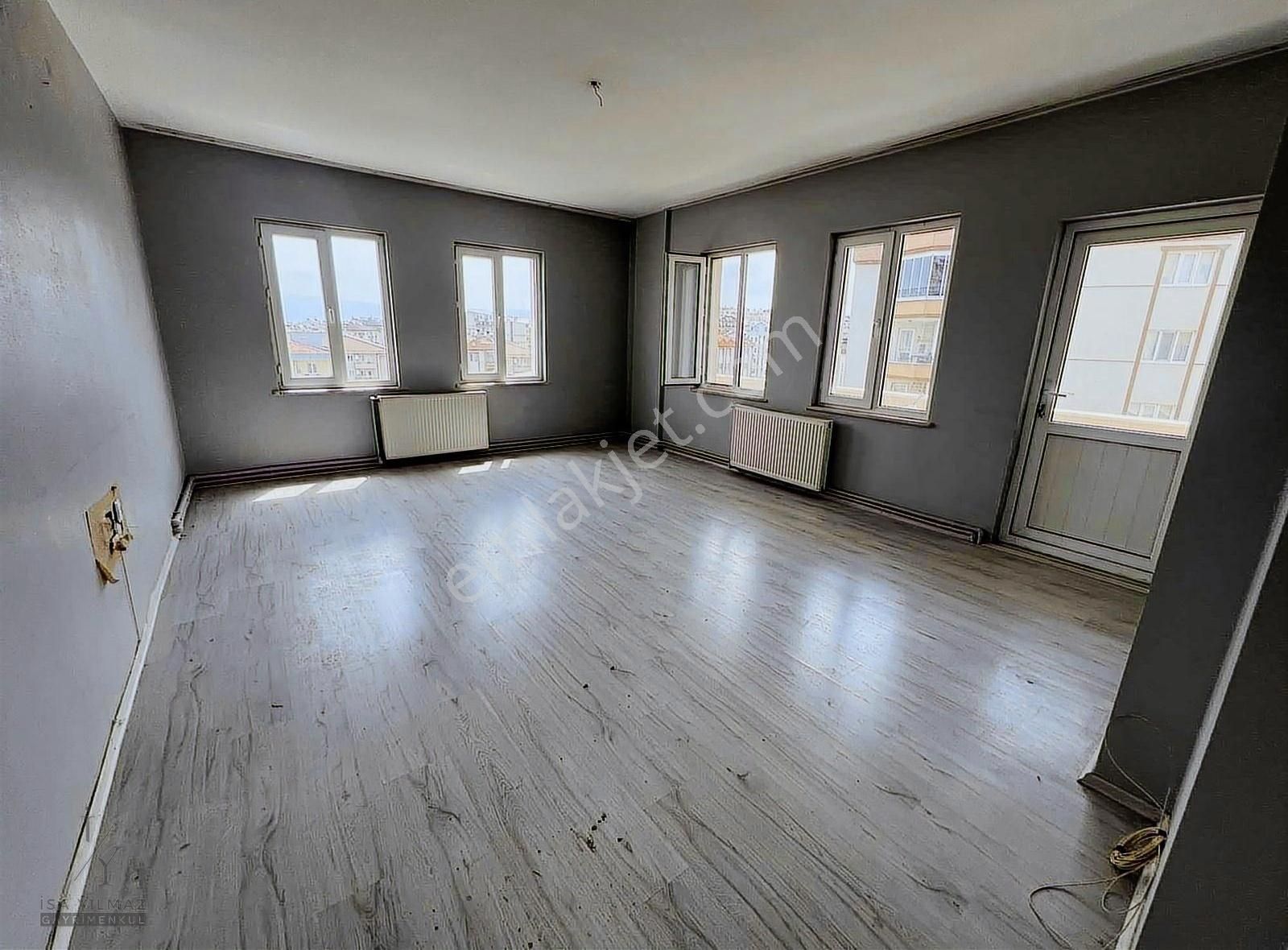 İsa Yılmaz'dan 3+1 Arakat 130m Aile Binası Ayrı Mutfaklı Daire - Görsel 27