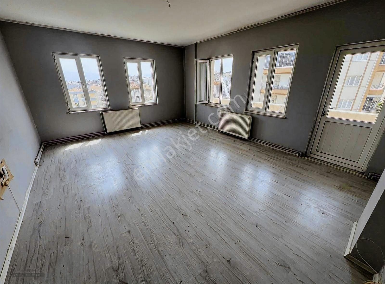 İsa Yılmaz'dan 3+1 Arakat 130m Aile Binası Ayrı Mutfaklı Daire - Görsel 24