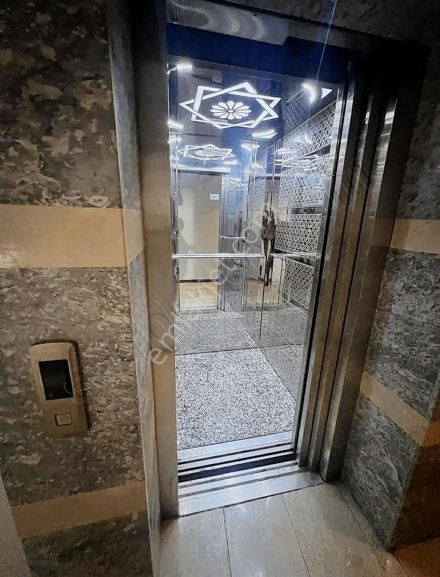 İsa Yılmaz'dan Havuzlu Fitness Saunalı Site İçi Ön Cephe 60m - Görsel 24